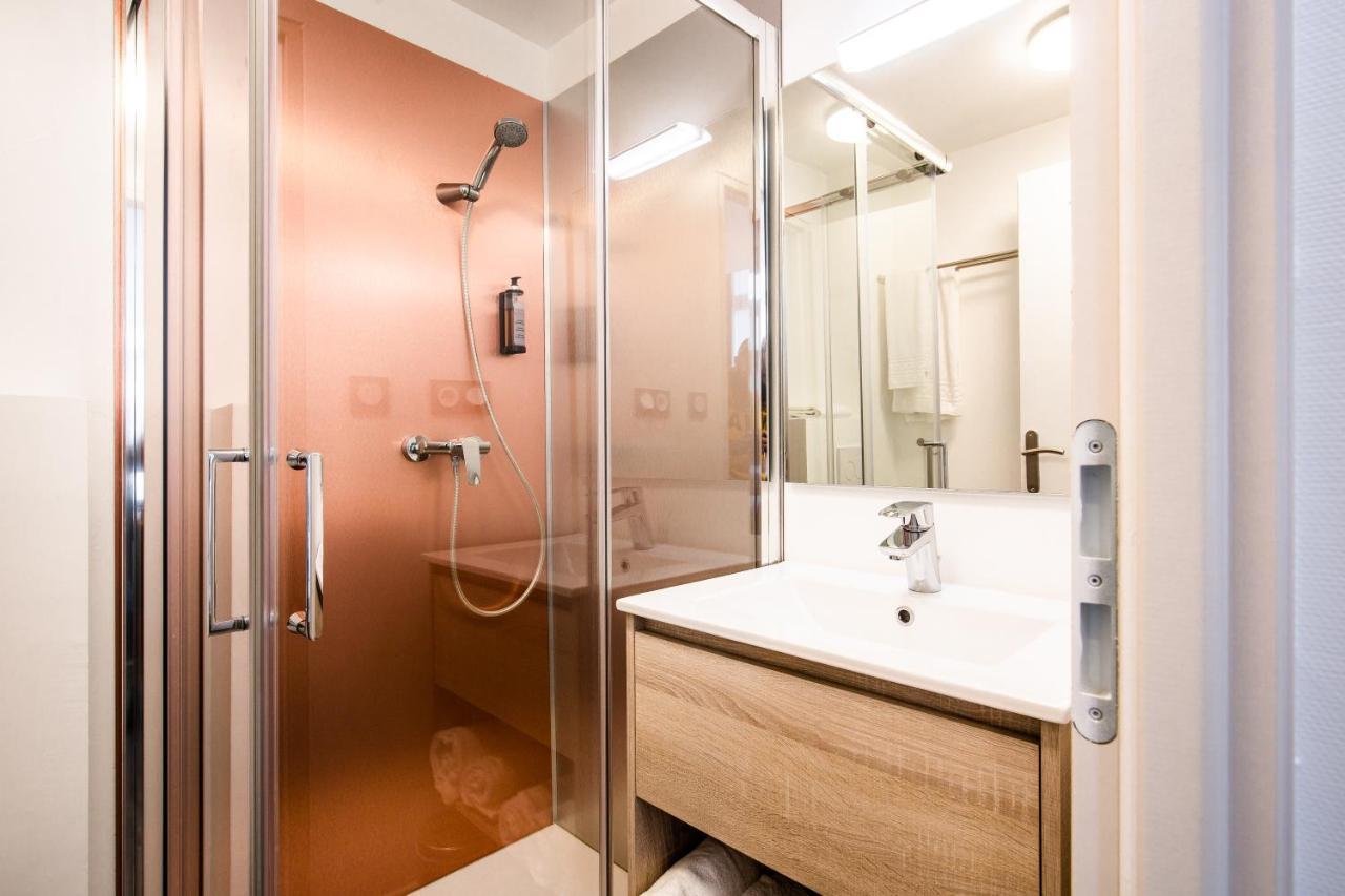 Hotel Pb - Paris-Barcelone แปร์ปินญอง ภายนอก รูปภาพ